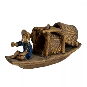 Keramična figura V sprednjem delu čolna