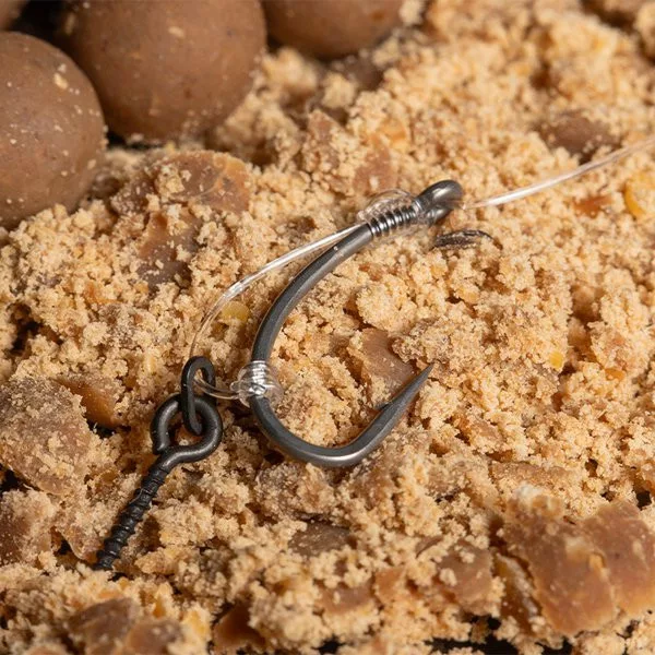 Nash Fluorocarbon D-Rig 8 Predvezana trnek z očesom, brez brade